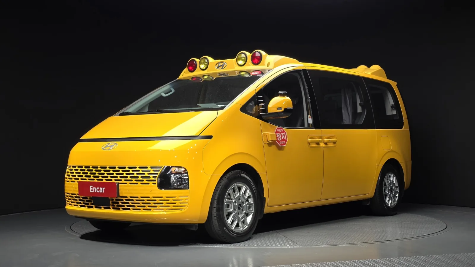 2025 Hyundai Staria