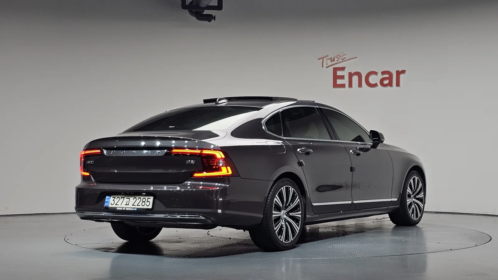 2021 Volvo S90