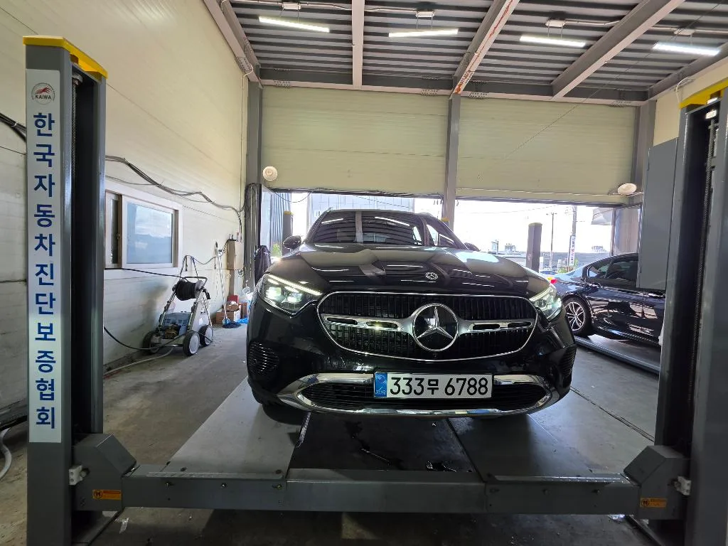 2025 Mercedes-Benz GLC-Class
