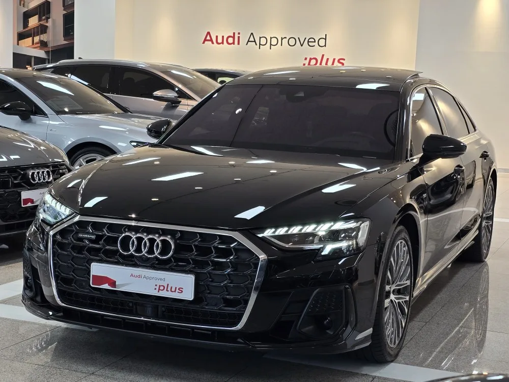 2022 Audi A8