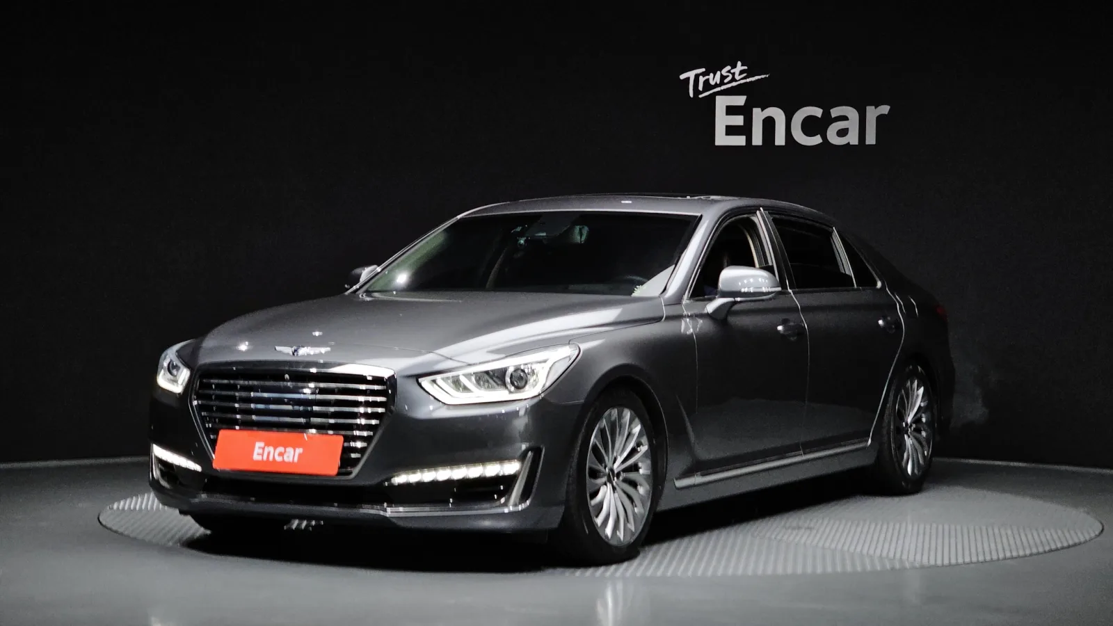 2016 Genesis EQ900