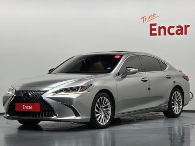2019 Lexus ES