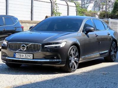 2023 Volvo S90