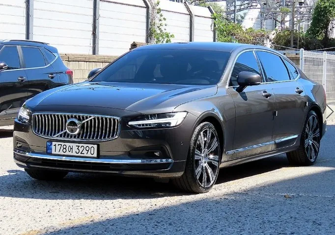 2023 Volvo S90