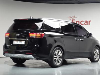 2017 Kia Carnival