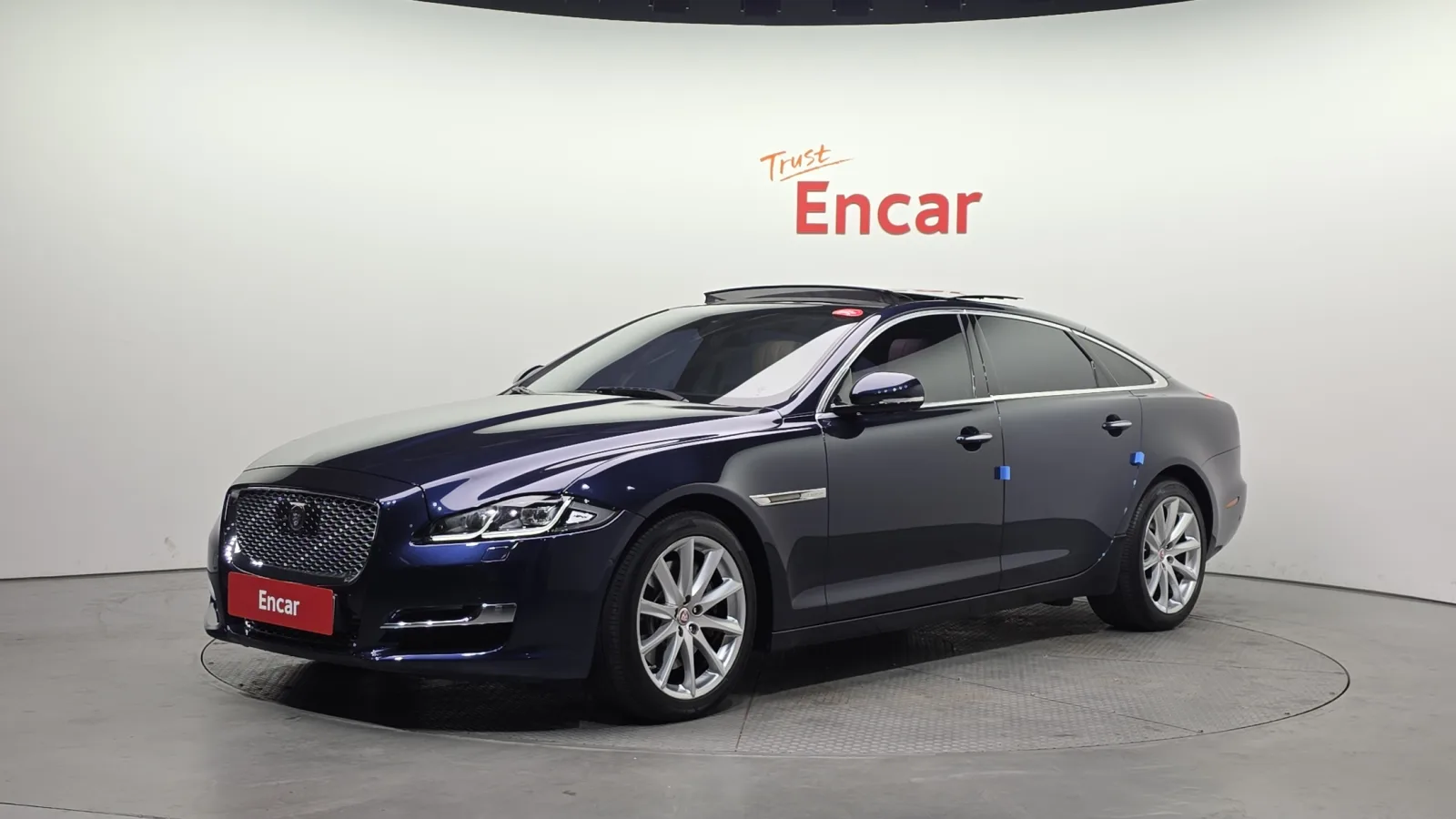 2016 Jaguar XJ