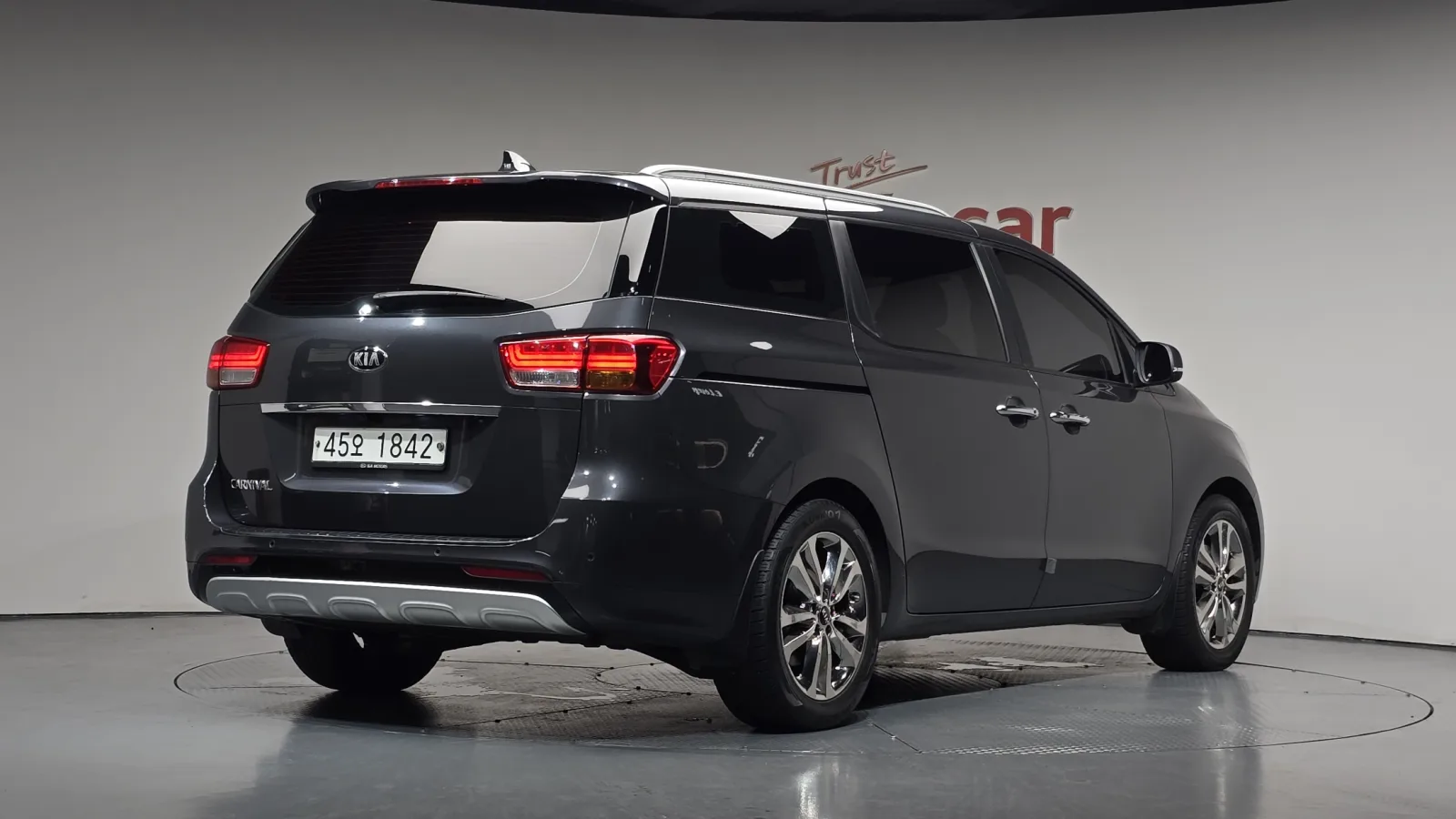 2015 Kia Carnival