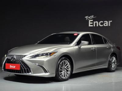 2025 Lexus ES