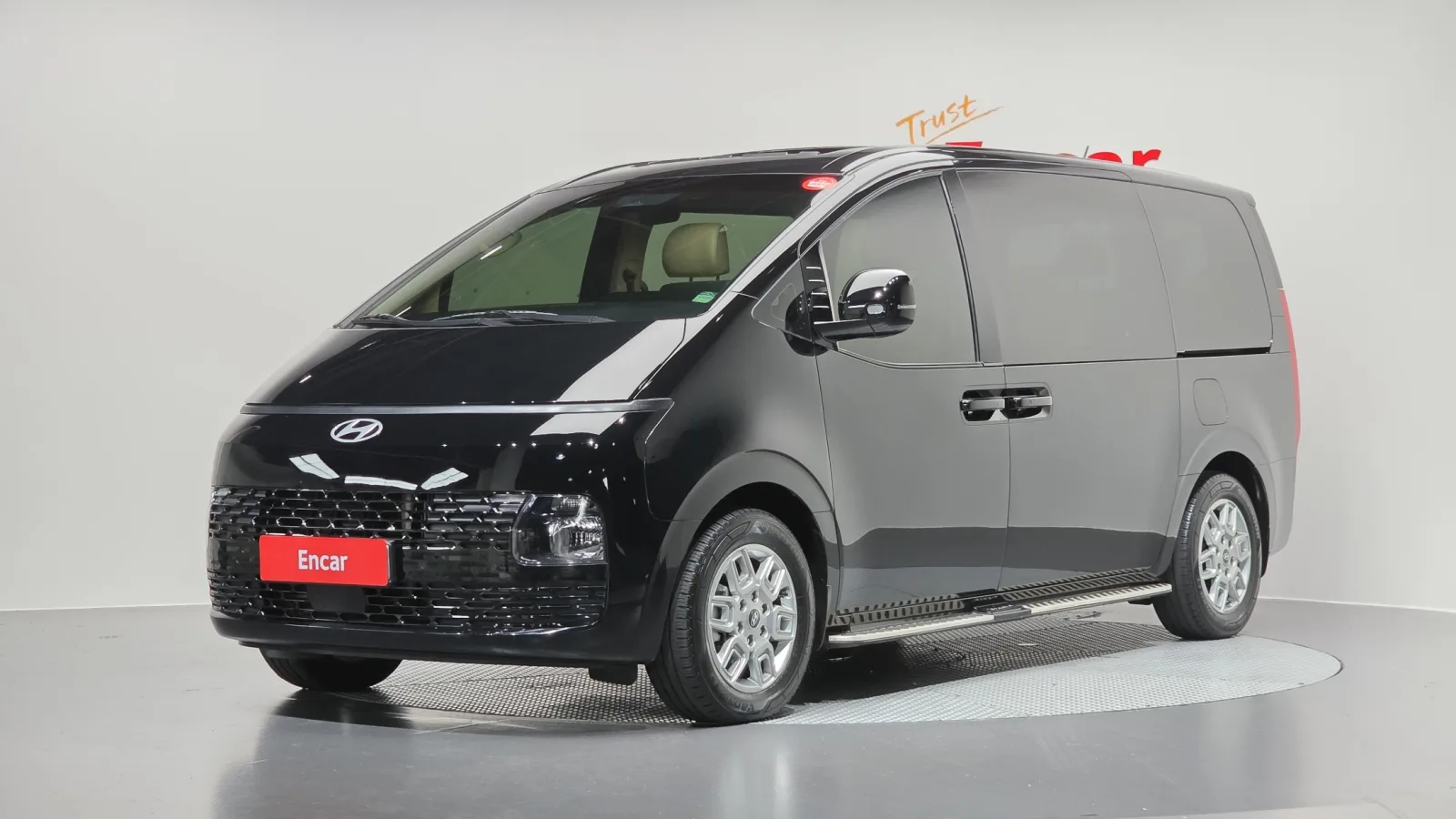 2025 Hyundai Staria