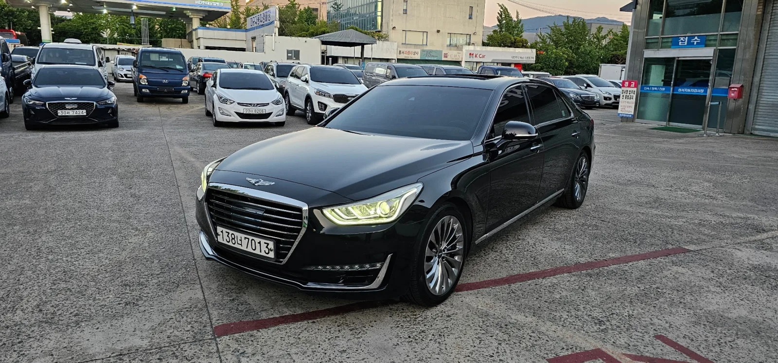 2016 Genesis EQ900
