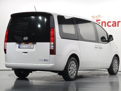 2025 Hyundai Staria
