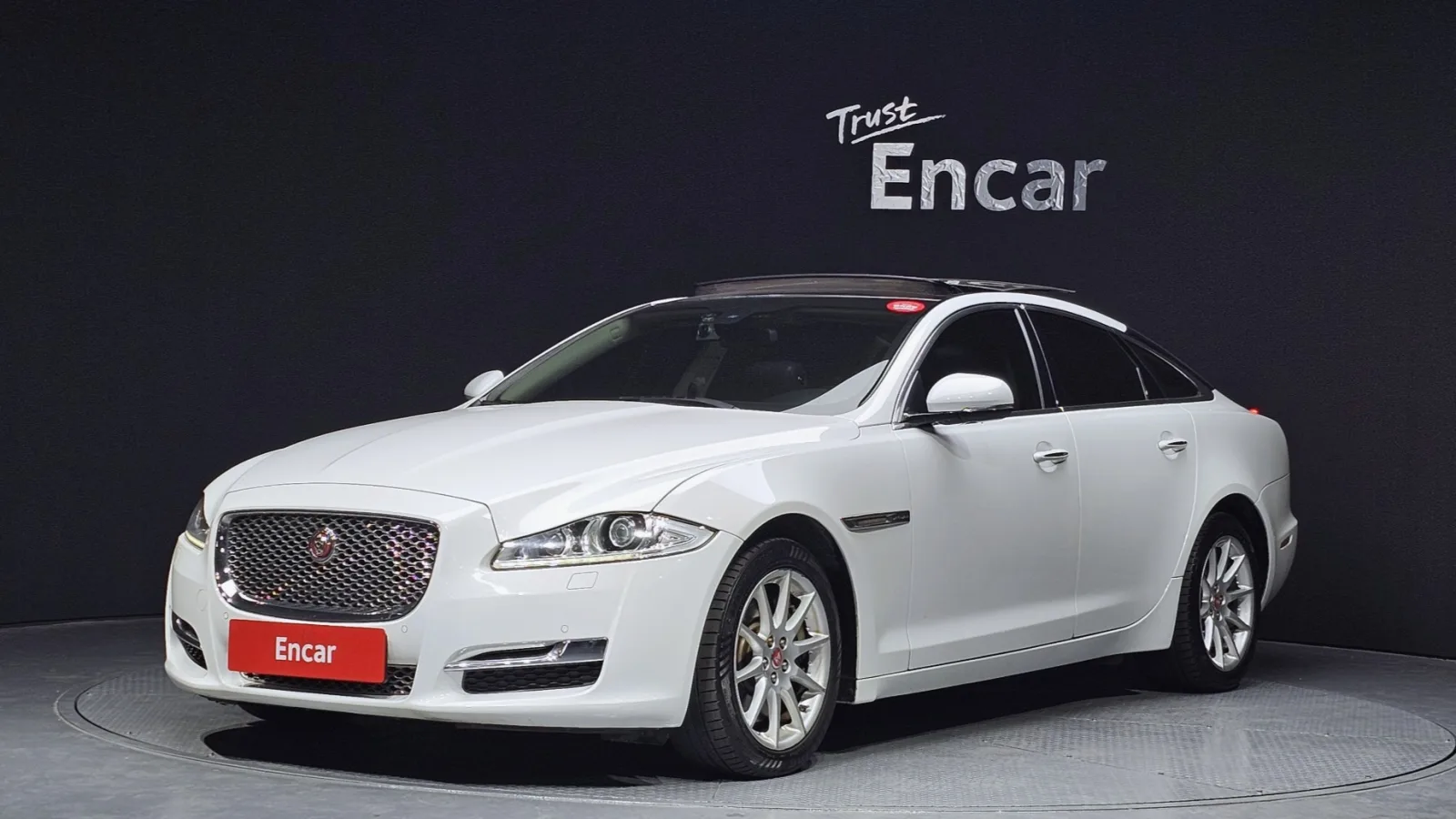 2016 Jaguar XJ