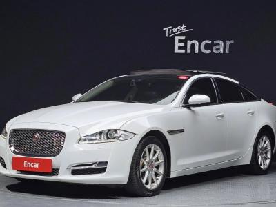 2016 Jaguar XJ