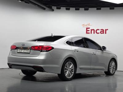2016 Hyundai Aslan