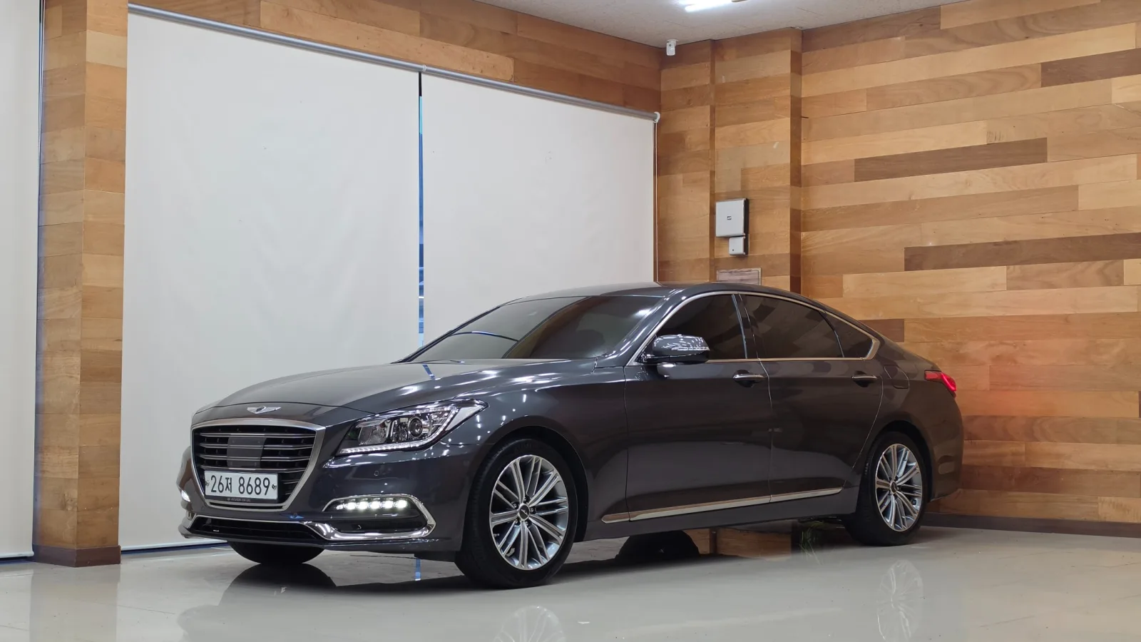 2017 Genesis G80