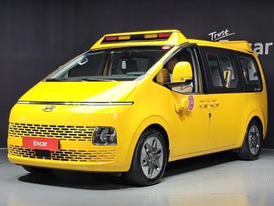 2023 Hyundai Staria