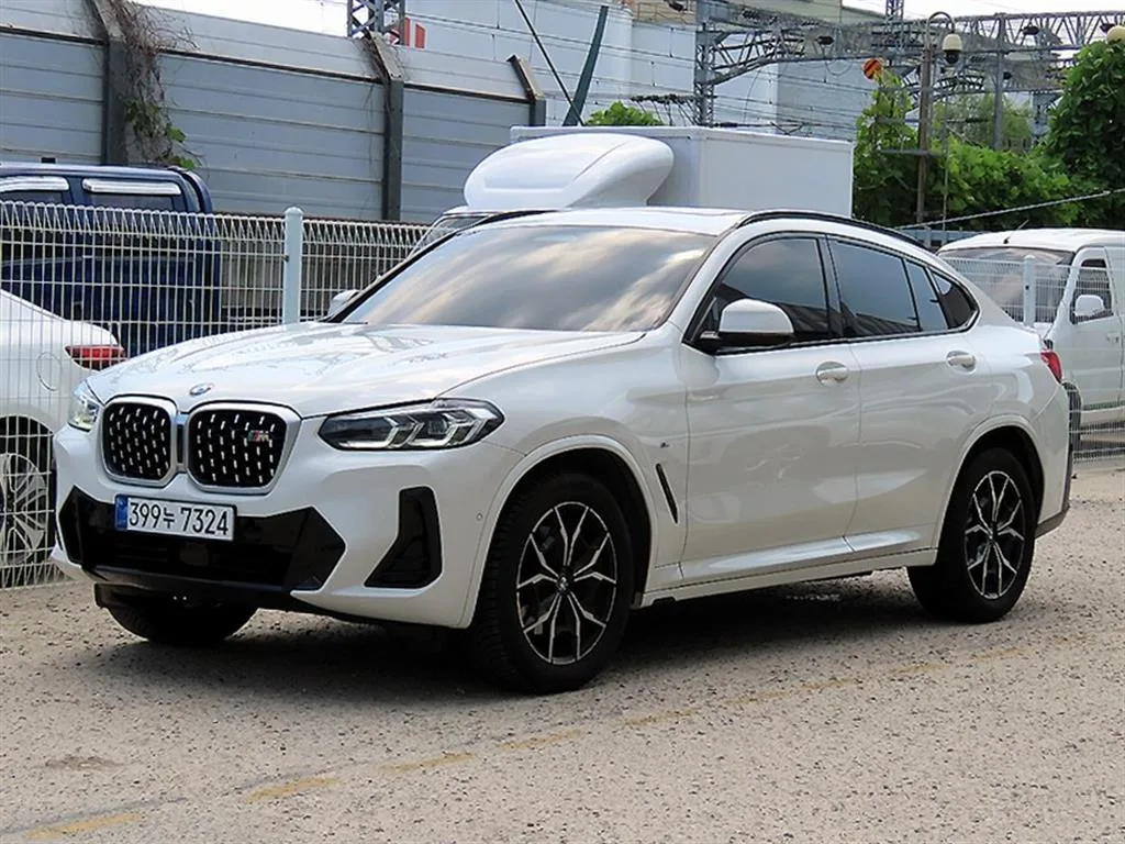 2022 BMW X4