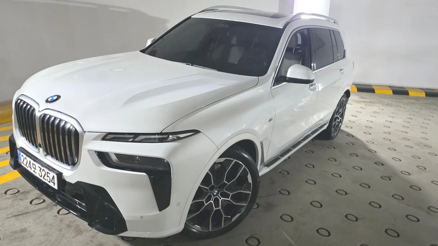 2025 BMW X7