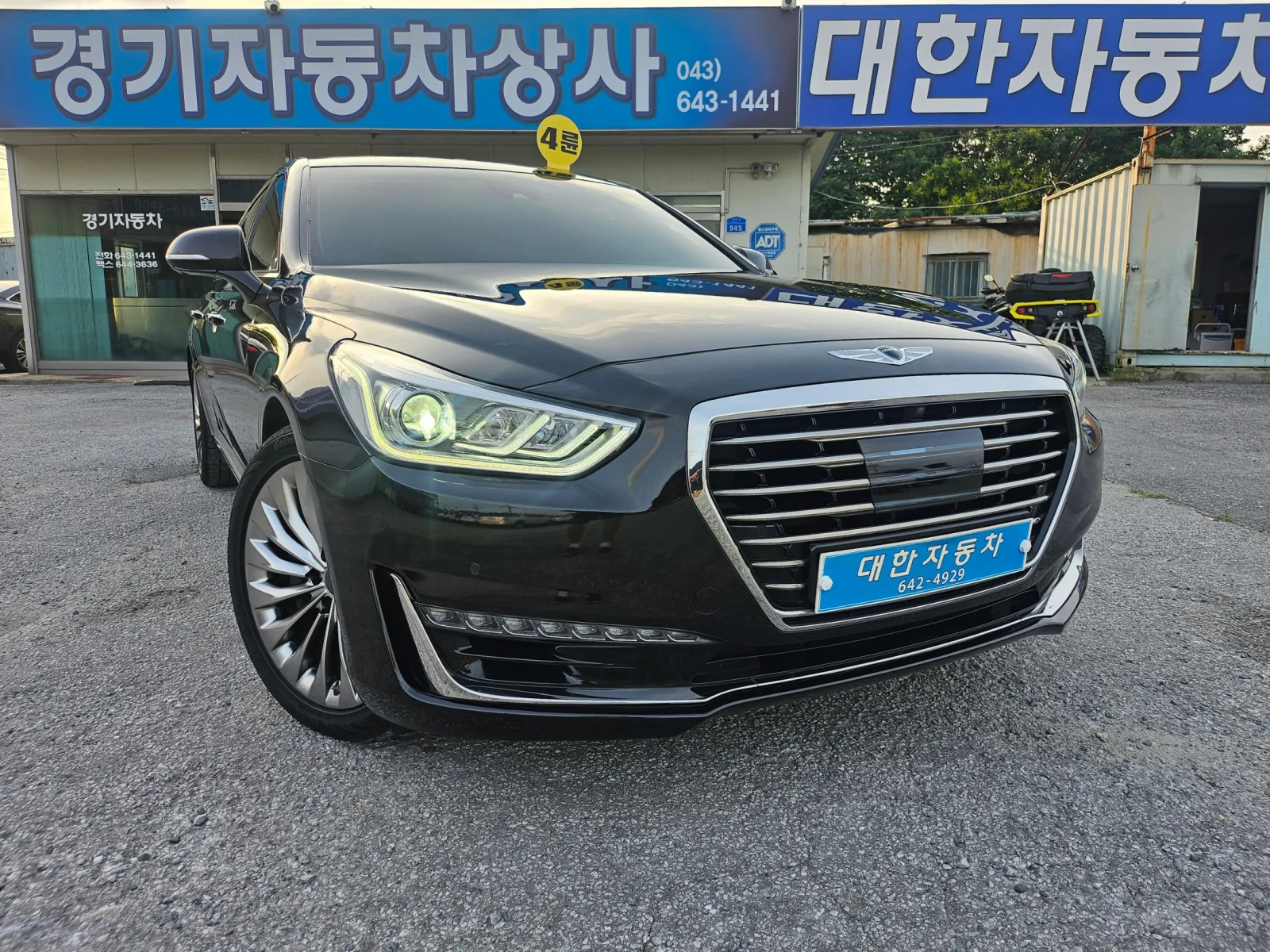 2018 Genesis EQ900