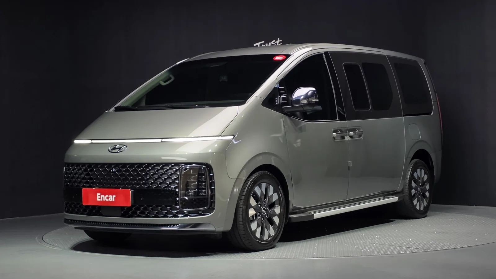 2023 Hyundai Staria