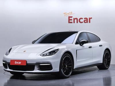 2018 Porsche Panamera