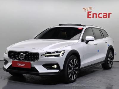2023 Volvo V60