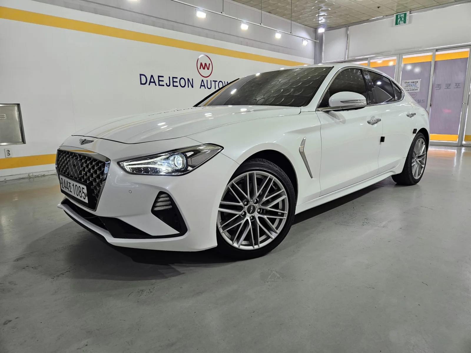 2020 Genesis G70