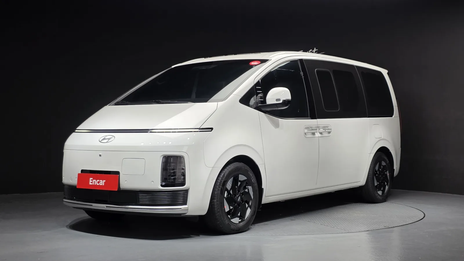 2027 Hyundai Staria