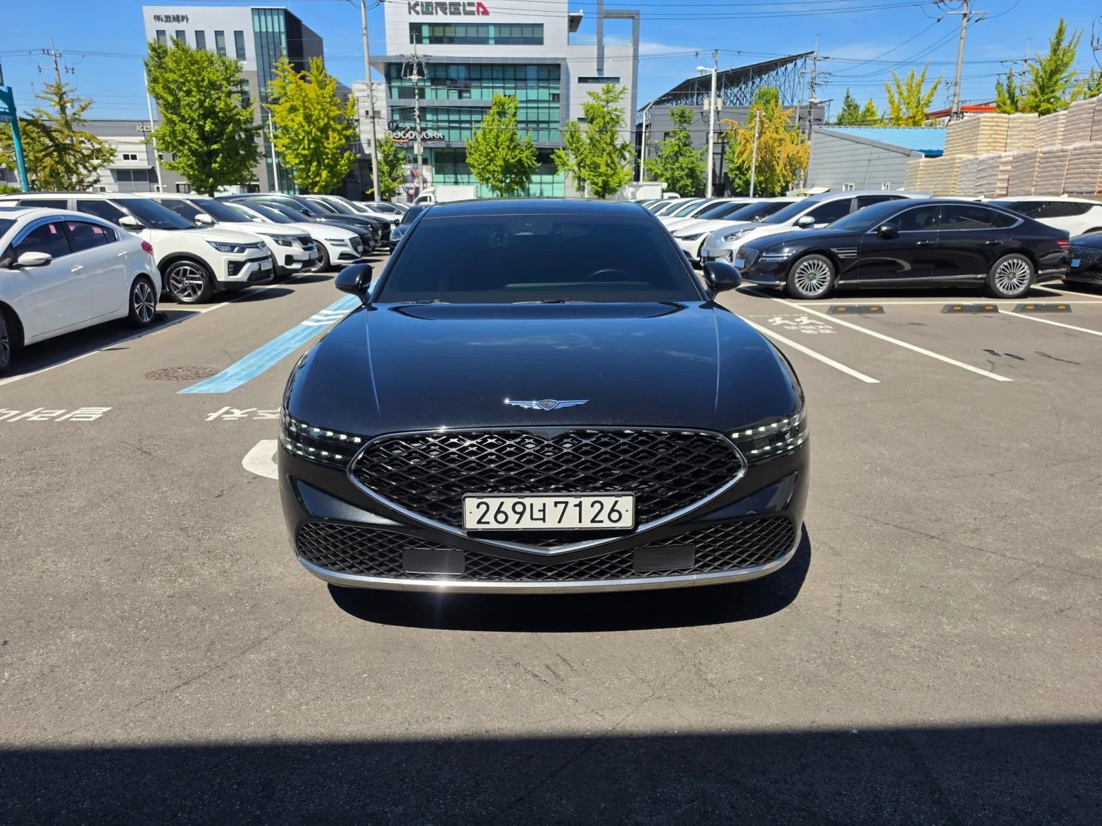 2023 Genesis G90