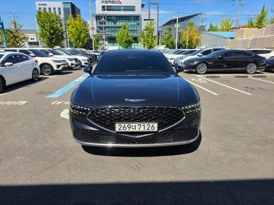 2023 Genesis G90