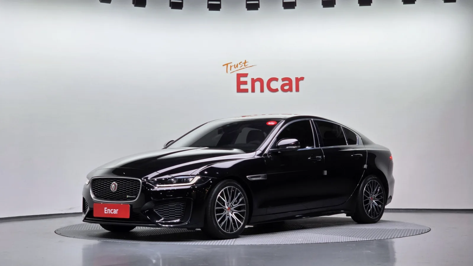 2020 Jaguar XE