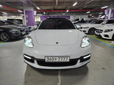 2020 Porsche Panamera