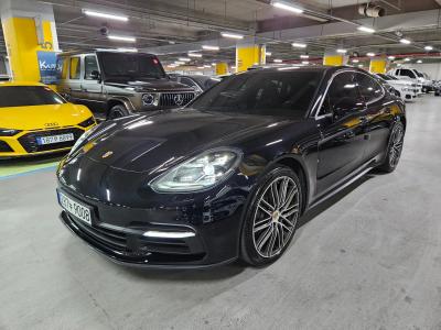 2018 Porsche Panamera