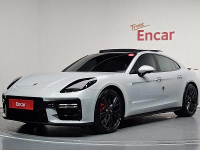 Porsche Panamera 2025