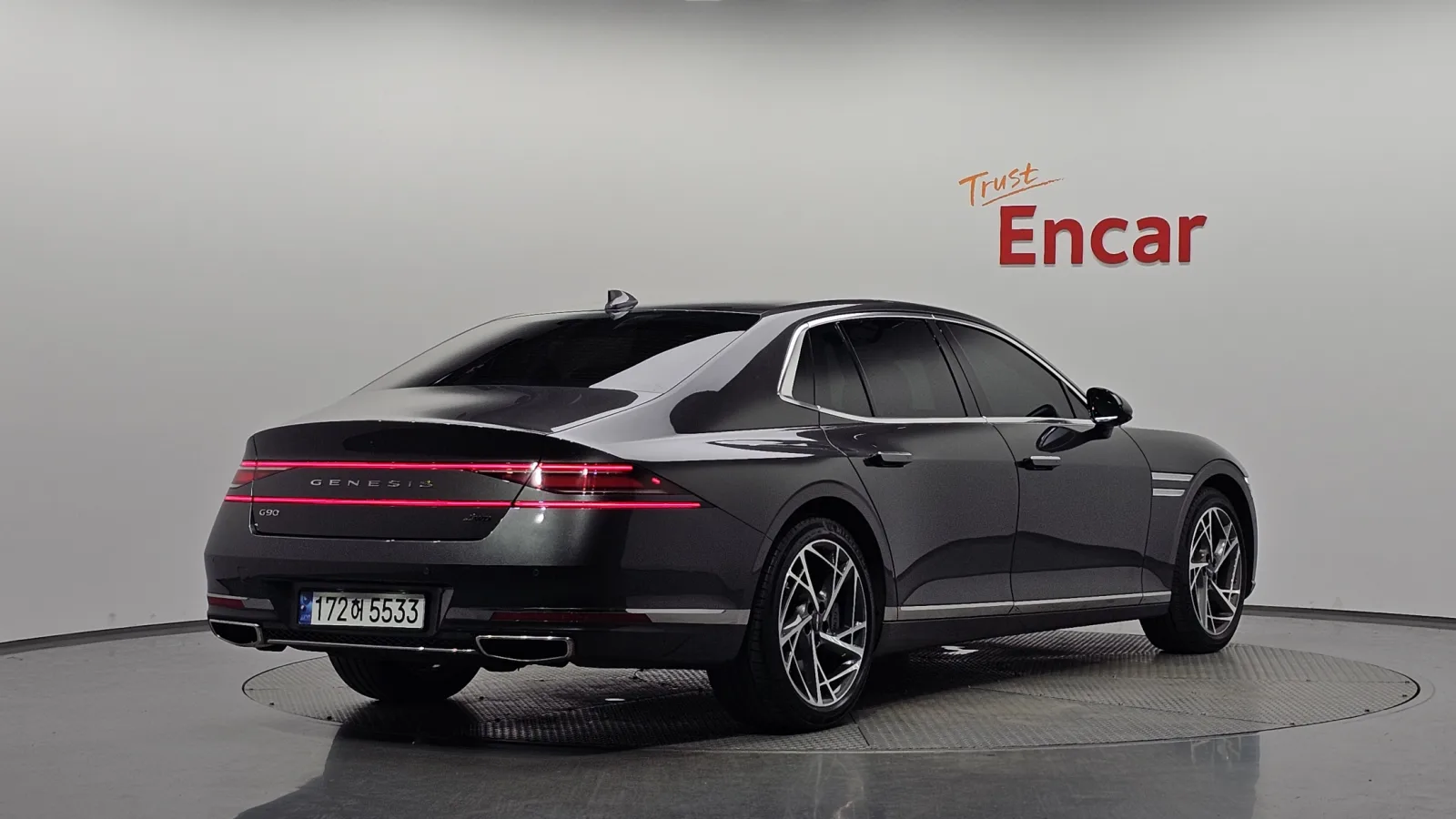 2022 Genesis G90