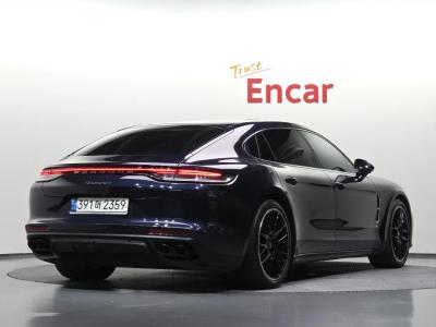 2021 Porsche Panamera