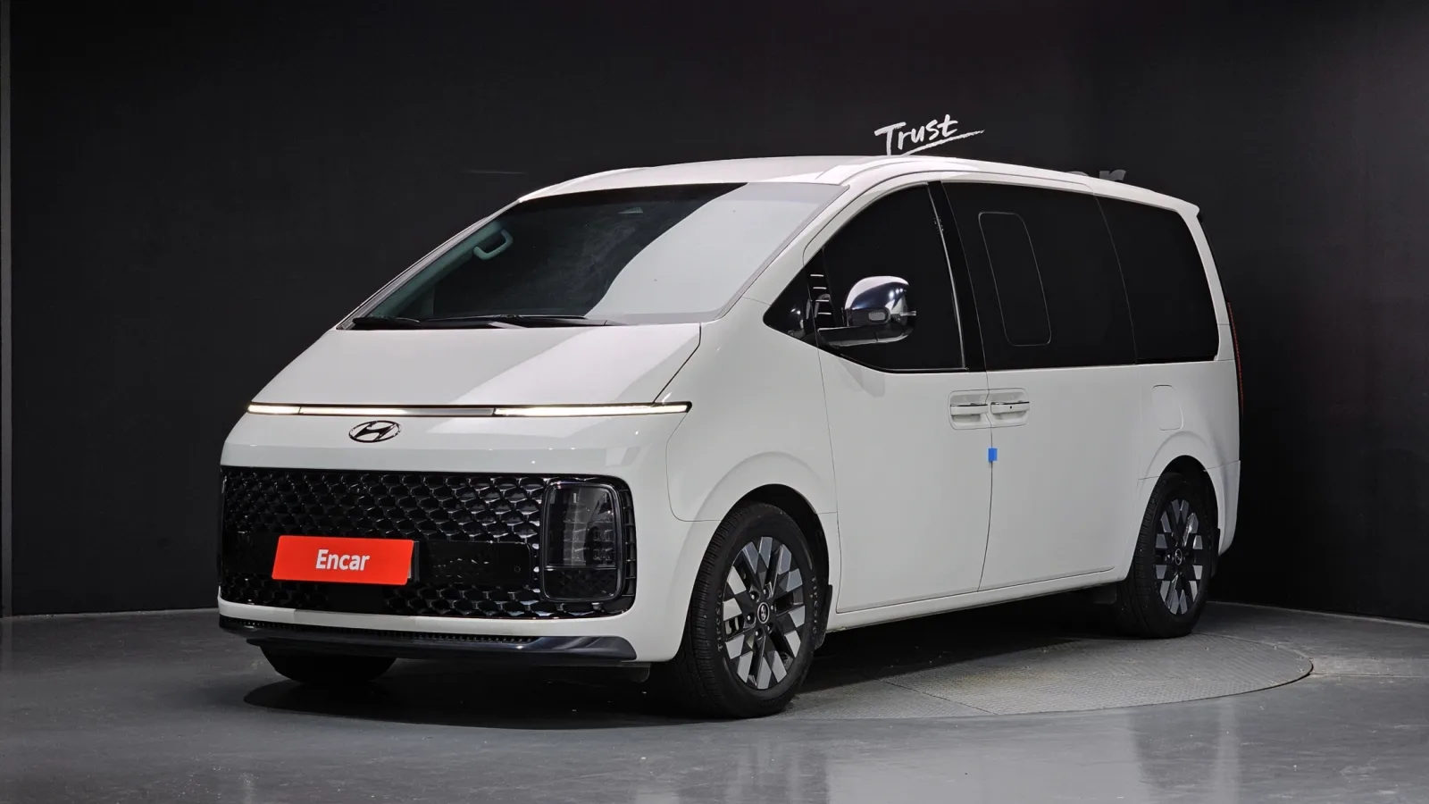 2024 Hyundai Staria