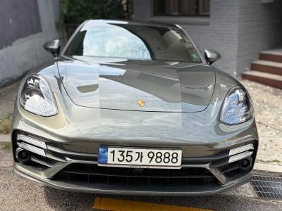 2022 Porsche Panamera