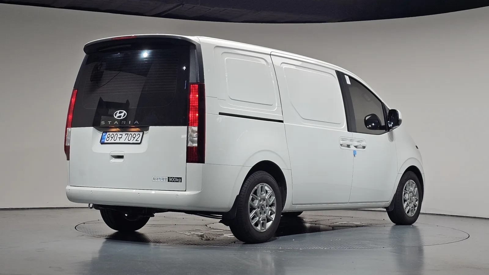 2026 Hyundai Staria