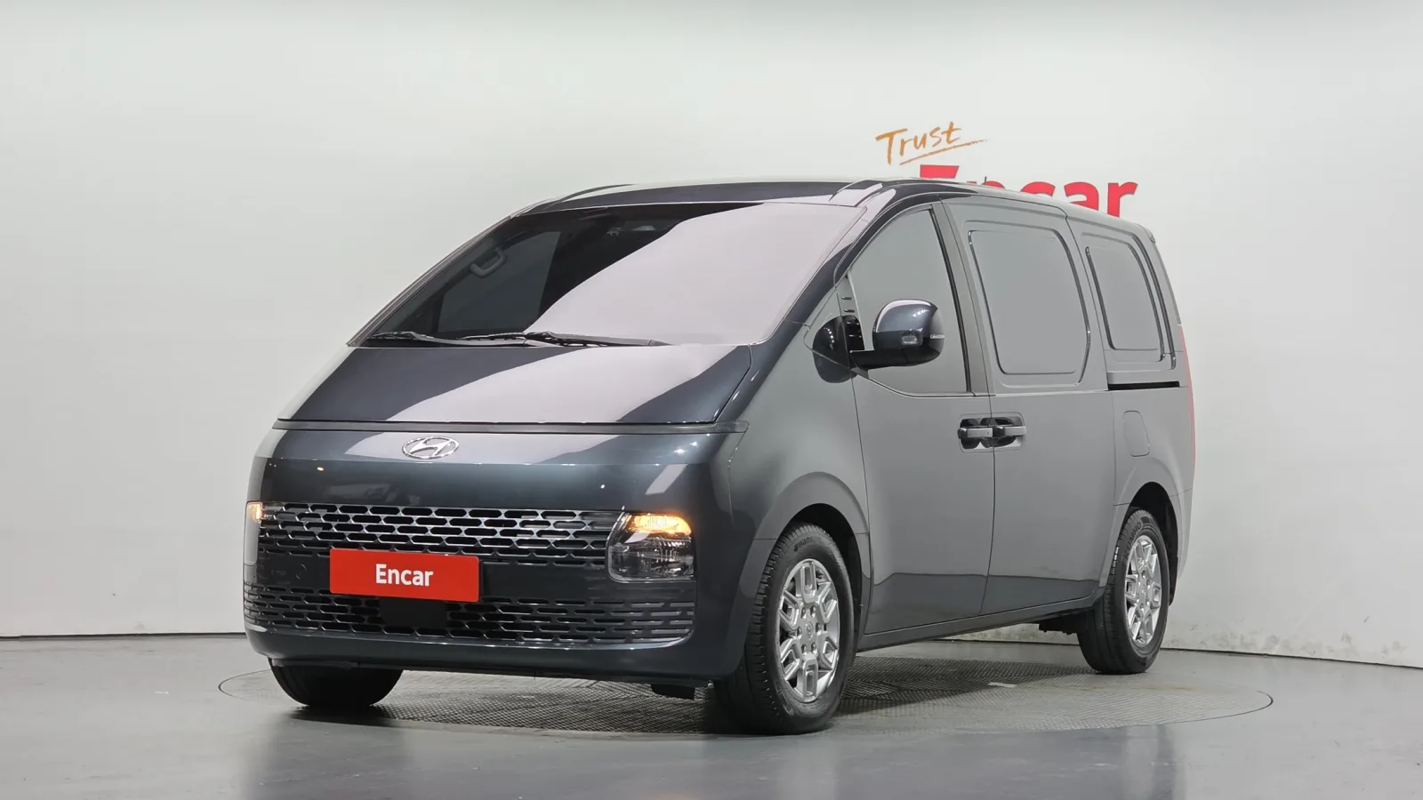 2022 Hyundai Staria