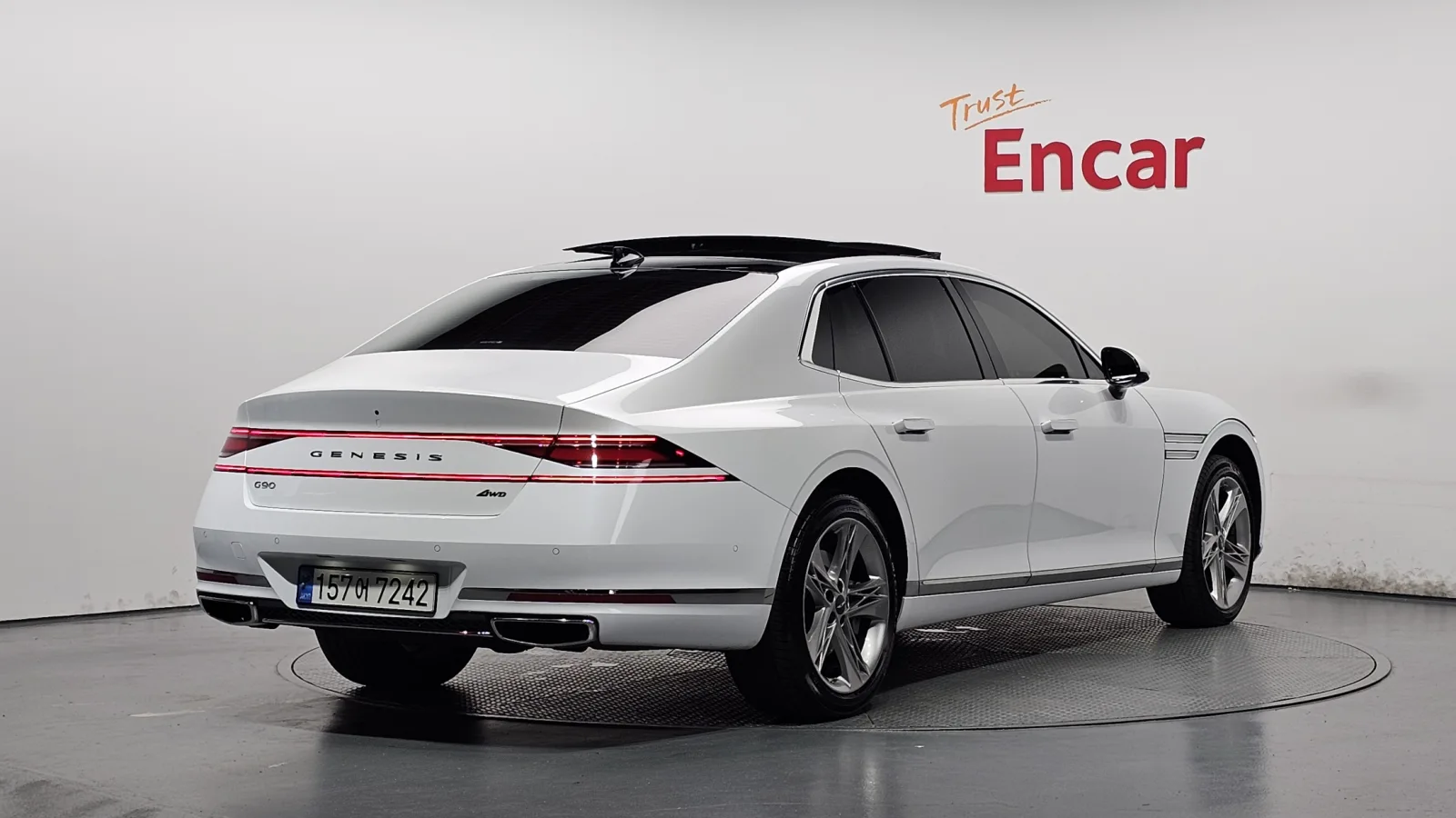 2023 Genesis G90