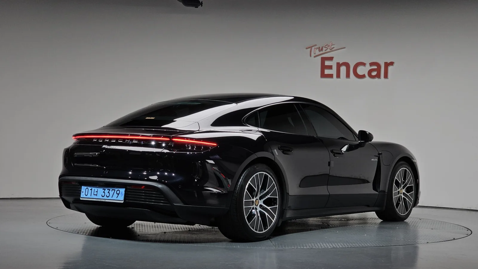 2023 Porsche Taycan