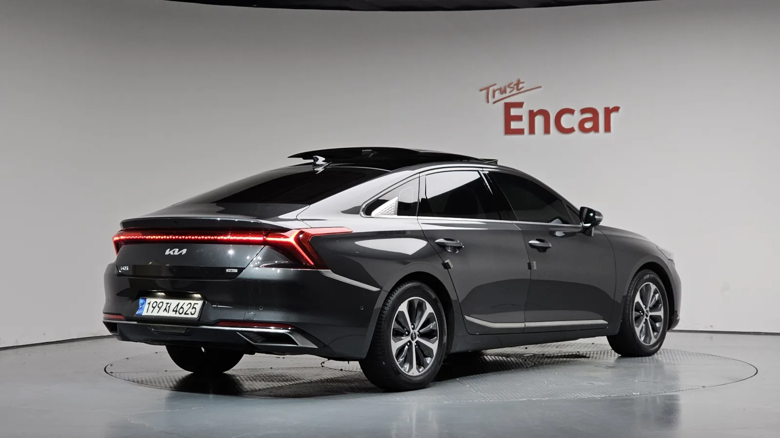 2022 Kia K8