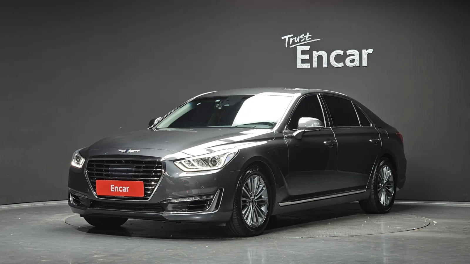 2017 Genesis EQ900