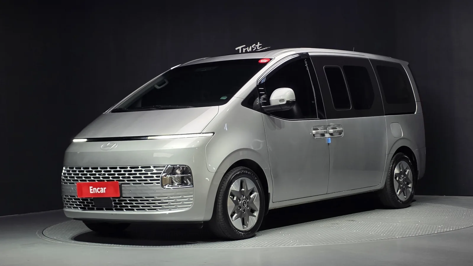 2025 Hyundai Staria