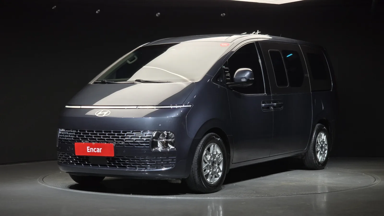 2025 Hyundai Staria