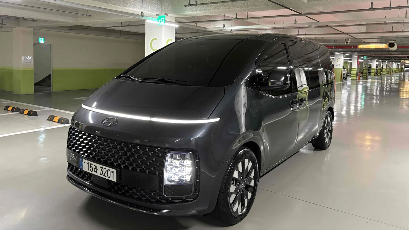 2022 Hyundai Staria