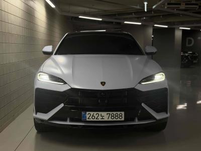 2025 Lamborghini Urus