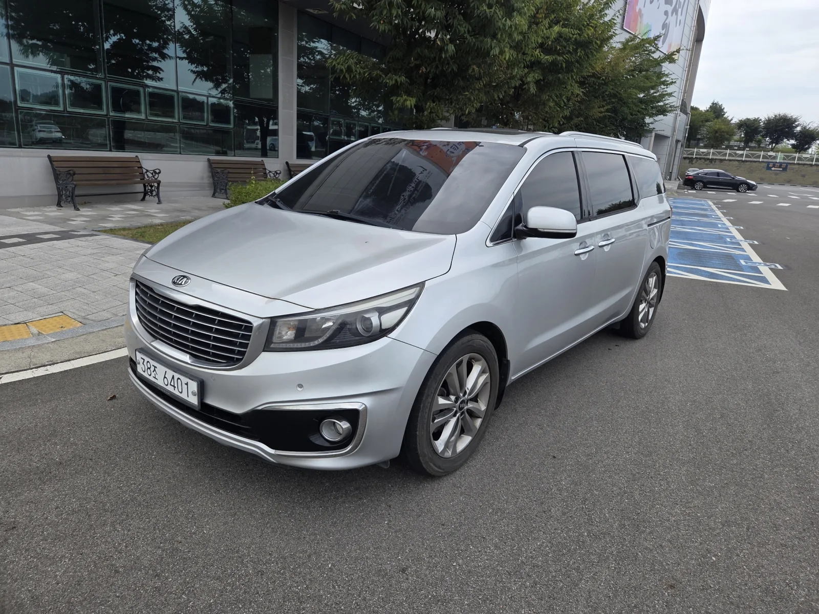 2015 Kia Carnival