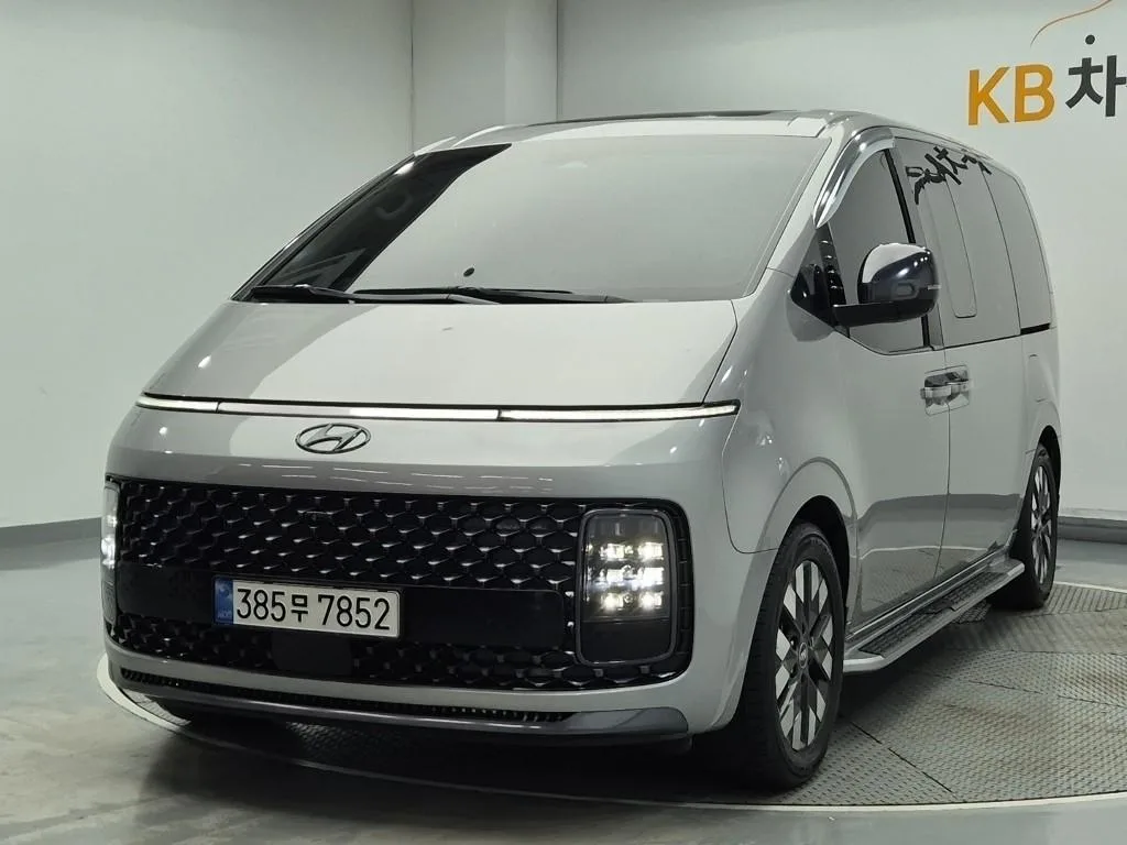 2024 Hyundai Staria